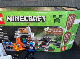 LEGO #21113 MINECRAFT - The Cave 100% Complete with Minifigures and Accessories