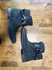 EUC Girls UGG Kids' Joanie Bow Boots black size 6