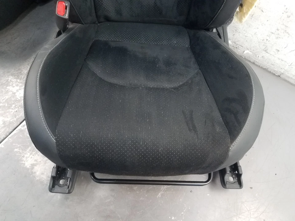 Toyota Corolla GR 2025 AWD juego de asientos delanteros de cuero logotipo GR - * 5 k millas #0878 Foto 3 de 4