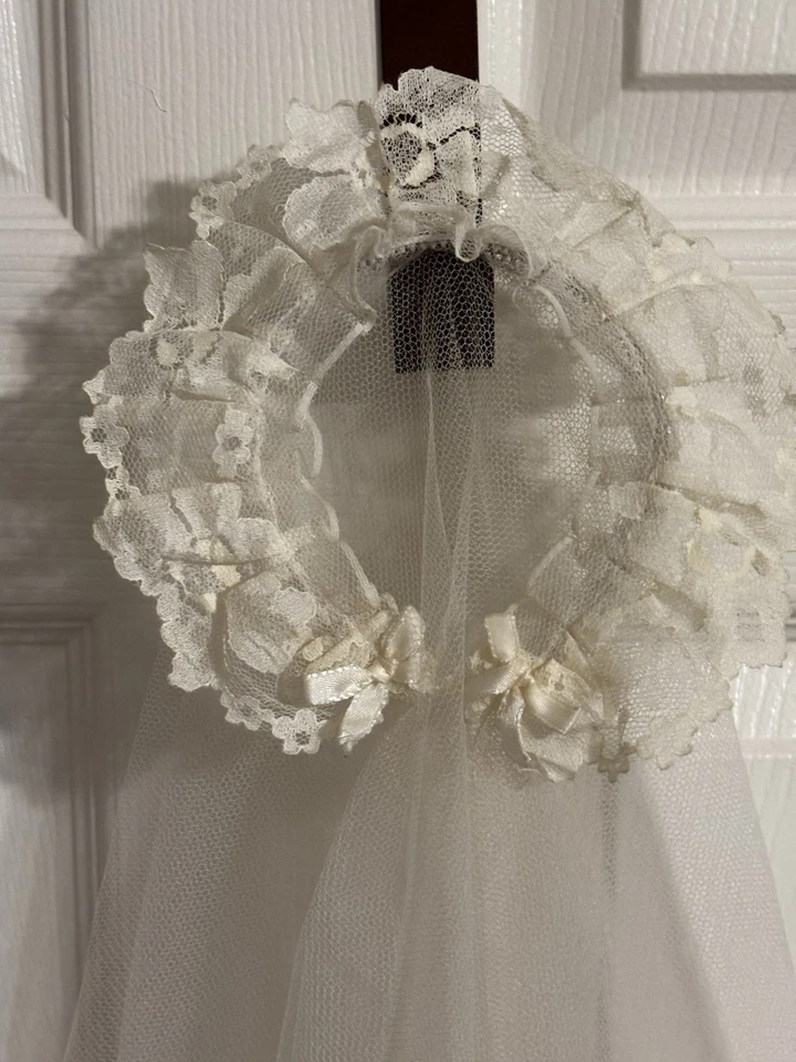 Velo vintage de tul de encaje con flores de la década de 1950 para niñas de la Santa Primera Comunión Foto 3 de 4