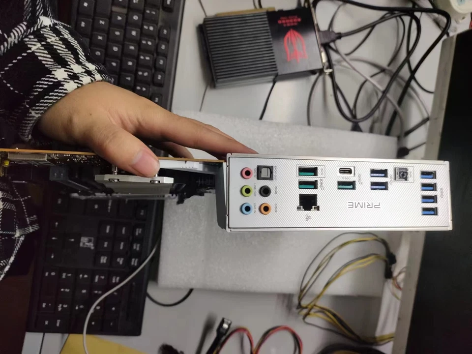 ASUS Prime trx40 Pro s + AMD Ryzen Threadripper 3960x 24 cores 48 threads bundle - Image 3 of 4