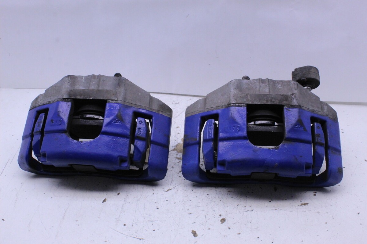 2008 Volkswagen Golf Gti R32 Front Brake Caliper Right Left Pair 