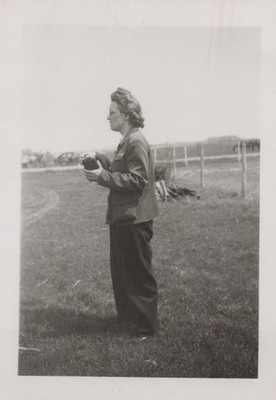 Woman Photographer with her Camera 1940s VINTAGE PHOTO ORIGINAL Small Snapshot