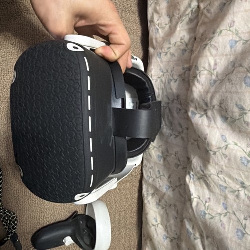 Meta Quest 2 VR Headset 256GB with Controllers Custom Head strap, Silicone Cover
