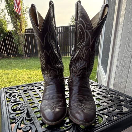 Tony Lama 657 Mens Cowboy Boots Size 9 Brown Leather Western Classic Round Toe