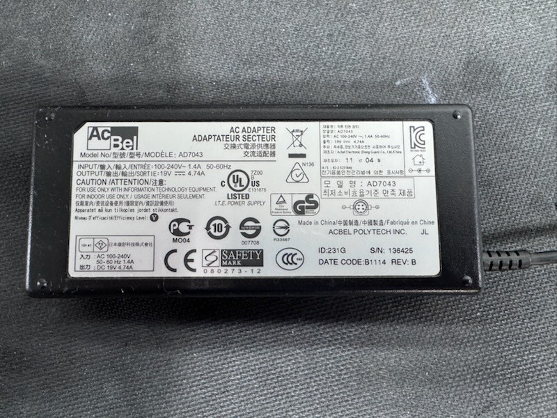 AD7043 4-Pin 100-240v Input/19v 4.74A Output, AcBel Power Adapter