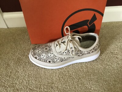 propet harper sneaker