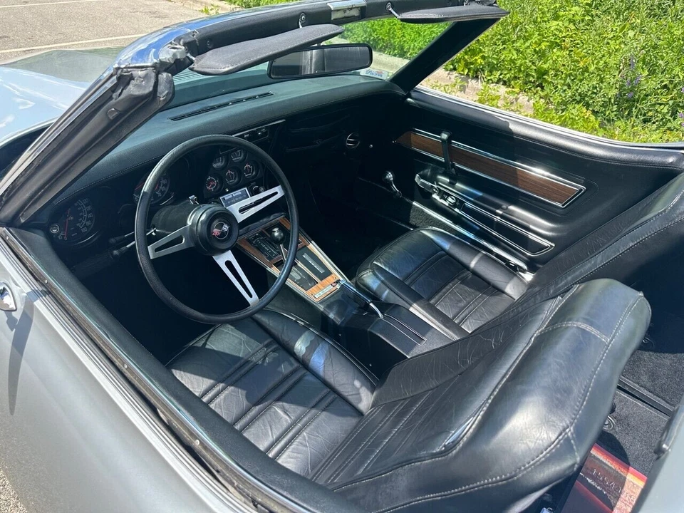 Chevrolet Corvette 350 CI V-8 1975, automático, aire acondicionado Foto 3 de 4