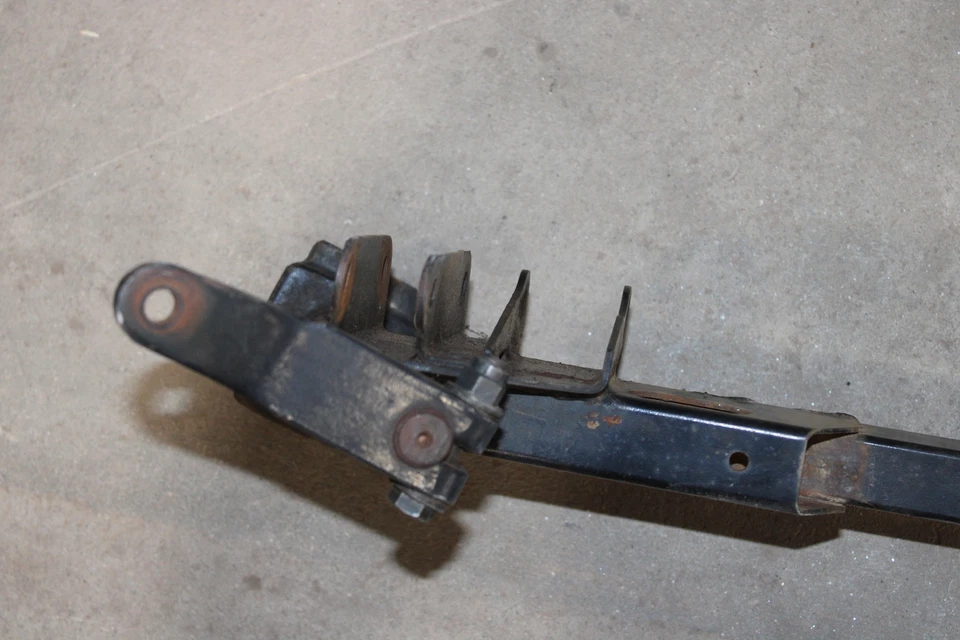 Polaris Ultra RMK 1996 suspensión delantera izquierda brazo de arrastre Foto 3 de 4