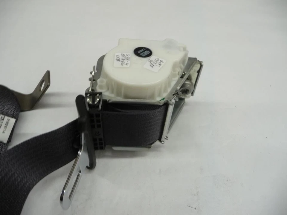 Chevrolet Impala 2006-2016, montaje de cinturón de seguridad trasero Monte Carlo 19178895 OEM A1 Foto 2 de 4