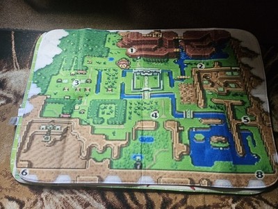 RAR* ZELDA MAP SNES Atemberaubender Teppich Waschbar Spielteppich Zimmer Männerhöhle 120cmx80cm