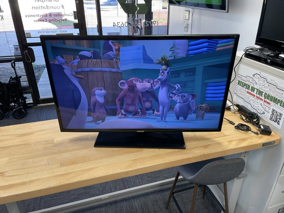 Samsung 40" 6030 Full HD 3D LED TV UN40FH6030F LED LCD Television **3D** - Image 3 of 4