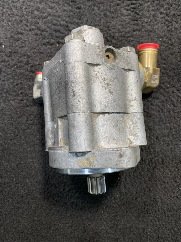 Bomba de dirección asistida Caterpillar CAT C13 ACERT 2013 12,5 L OEM 3555458C92 Foto 2 de 4