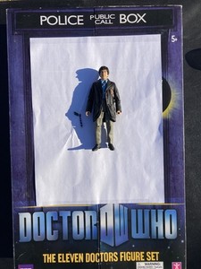 Doctor Who: Second Doctor Patrick Troughton 6” figure complete w/ recorder