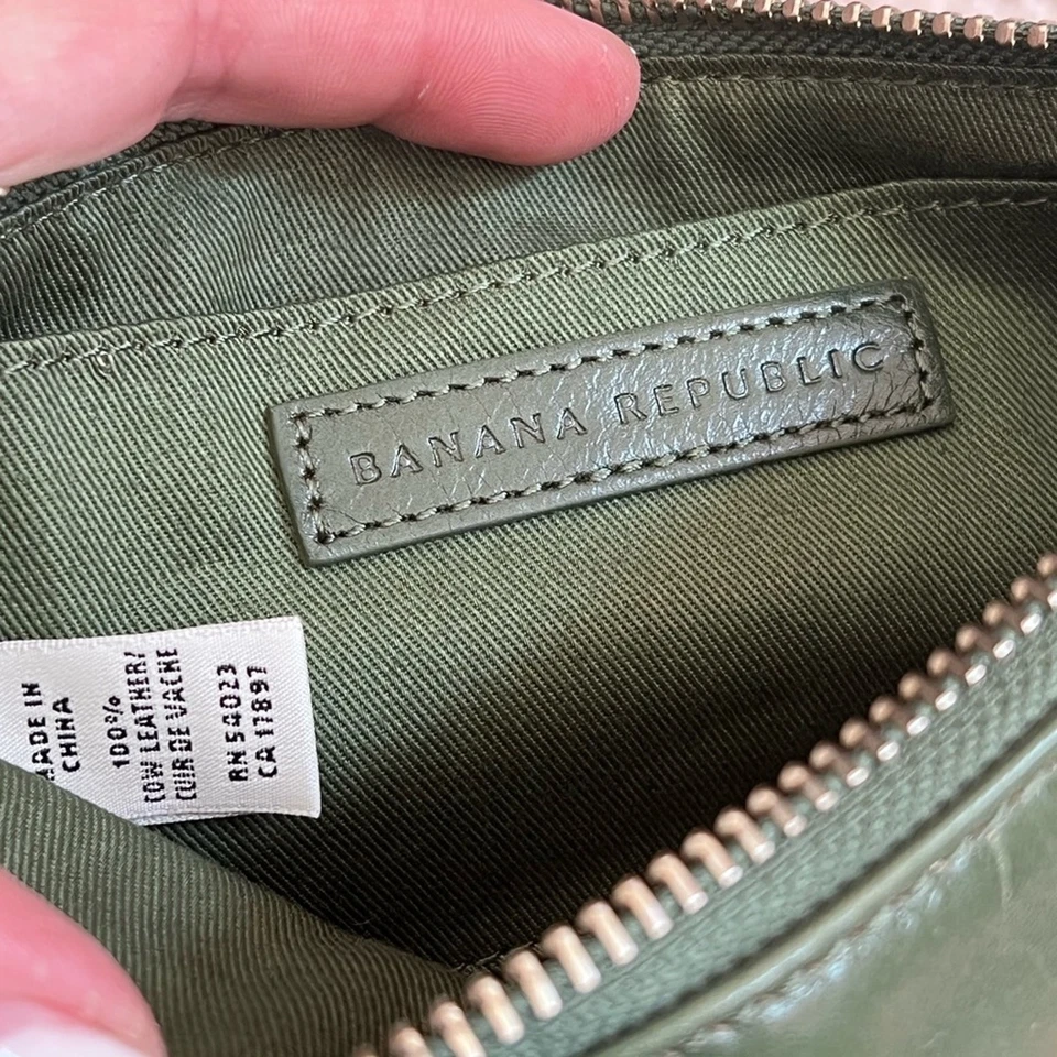 Vintage Y2K green leather clutch Banana Republic - Image 4 of 4