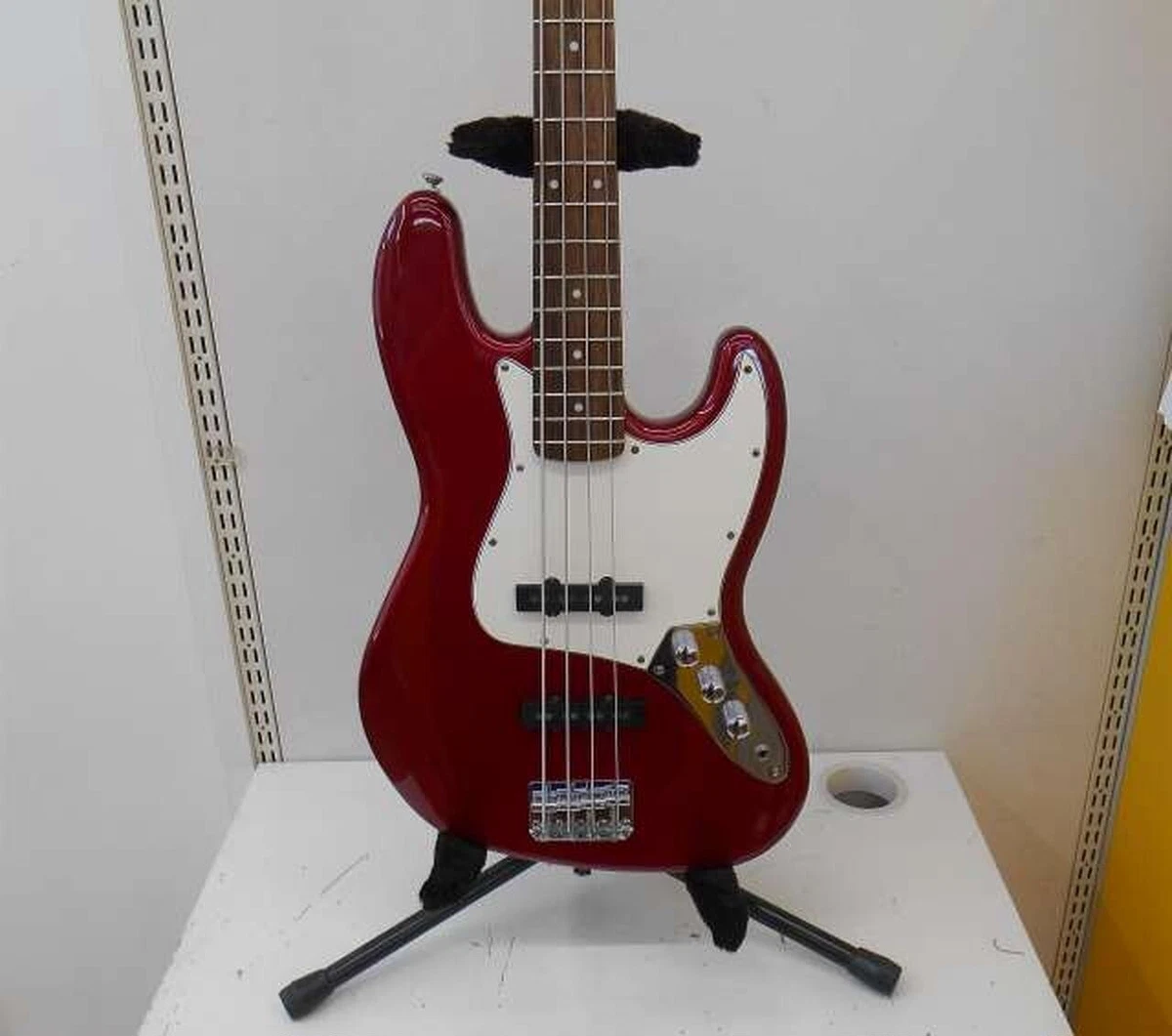 SQUIER STANDARD SERIES JAZZ BASS eBay