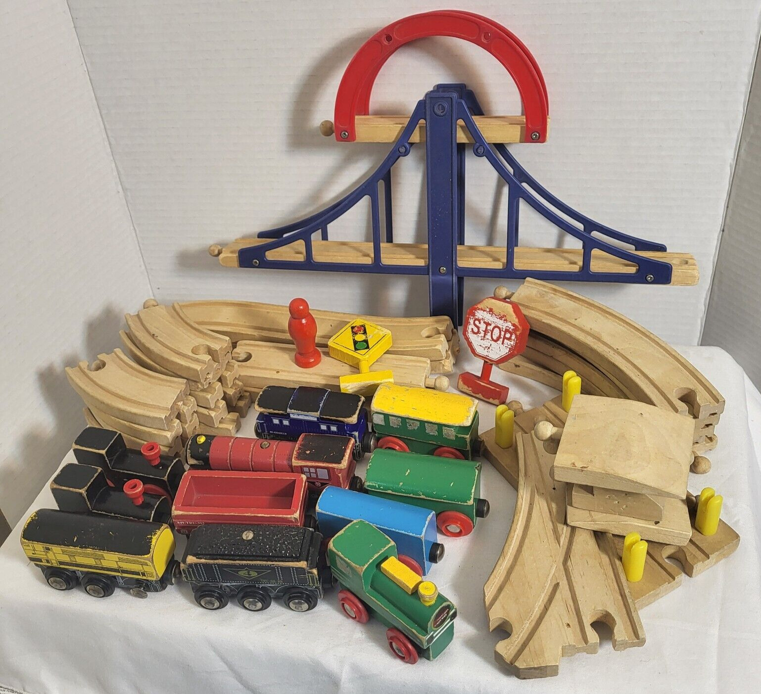 Thomas Wooden Railway Trains Tracks Lot set old worn شركة غمري