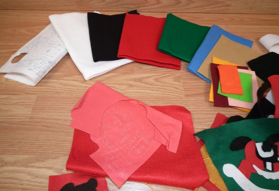 Random 7+ oz Lot of Multi Colored Felt Scraps - Christmas, Colors, Patterns READ - Image 3 of 4