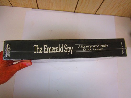 The Emerald Spy Mystery Book and 500-Piece Jigsaw Puzzle Thriller by Bepuzzled - Picture 3 of 7
