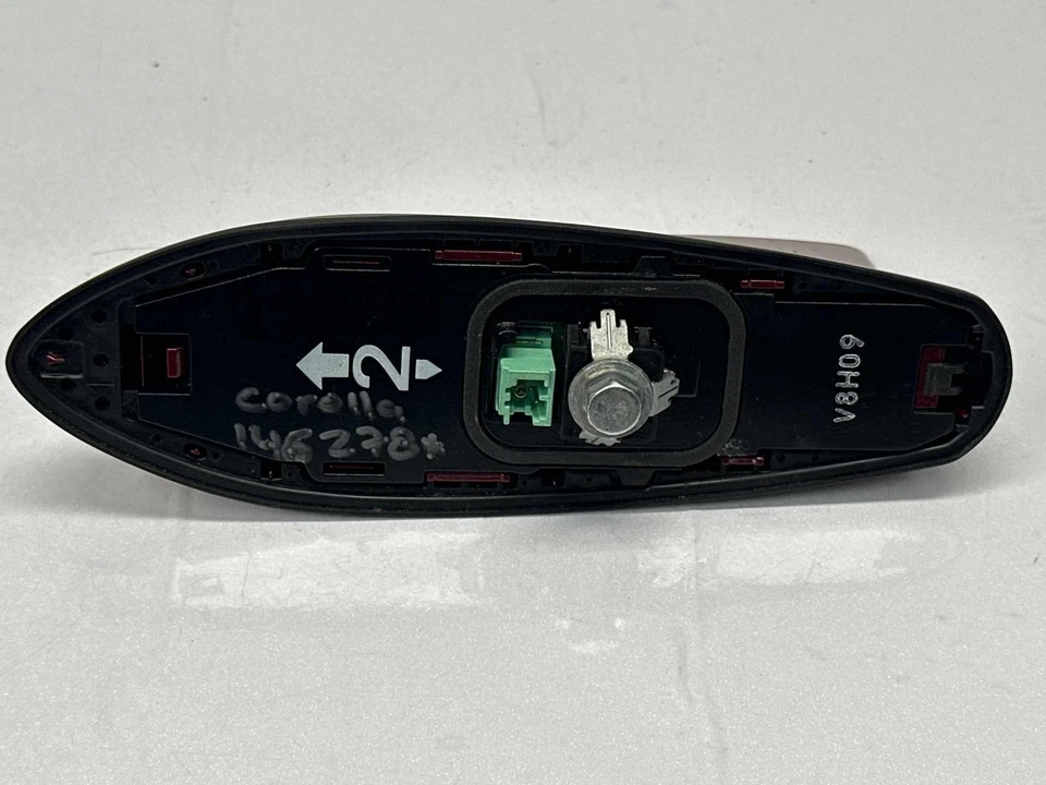 Toyota Corolla radio antenna fm 2022 roof shark fin japan OEM 8676062050 3T3 red - Image 4 of 4