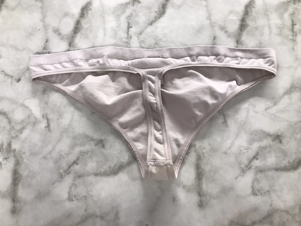 Tanga Victoria's Secret vintage de los años 2005 de cuerpo bajo de Victoria beige mezcla de nailon M Foto 2 de 4