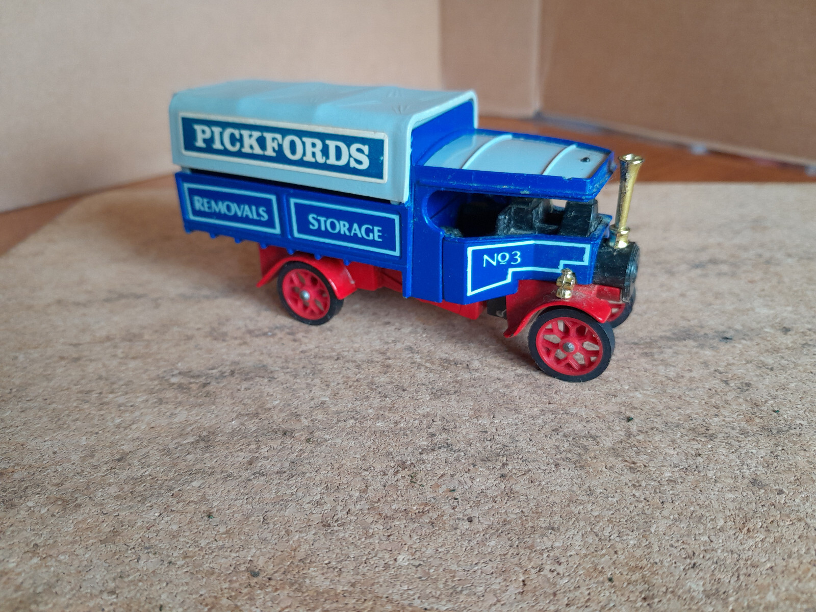 MATCHBOX  MODELS OF YESTERYEAR  Y27 FODEN STEAM WAGON PICKFORDS.
