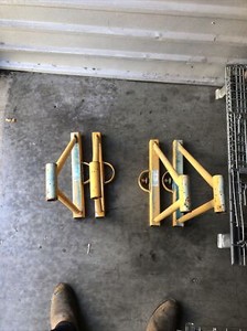 Perry Scaffolding Set Of 4 pc 20" Outriggers Without Casters 