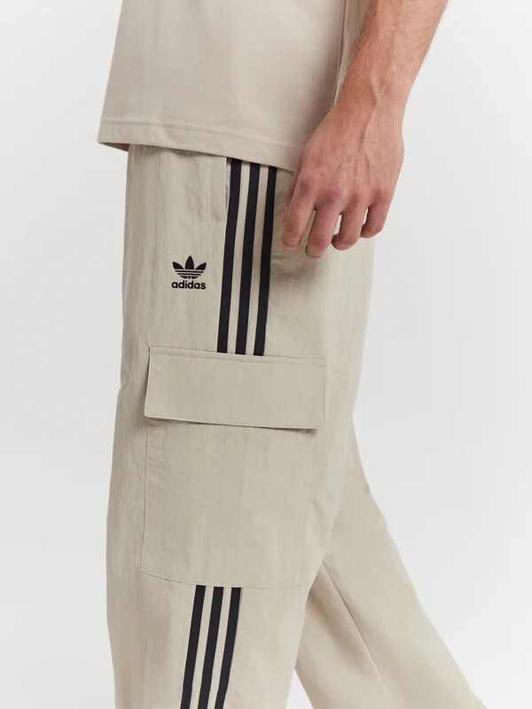 Size L- Adicolor Classics 3 Stripes Men's Cargo Pants