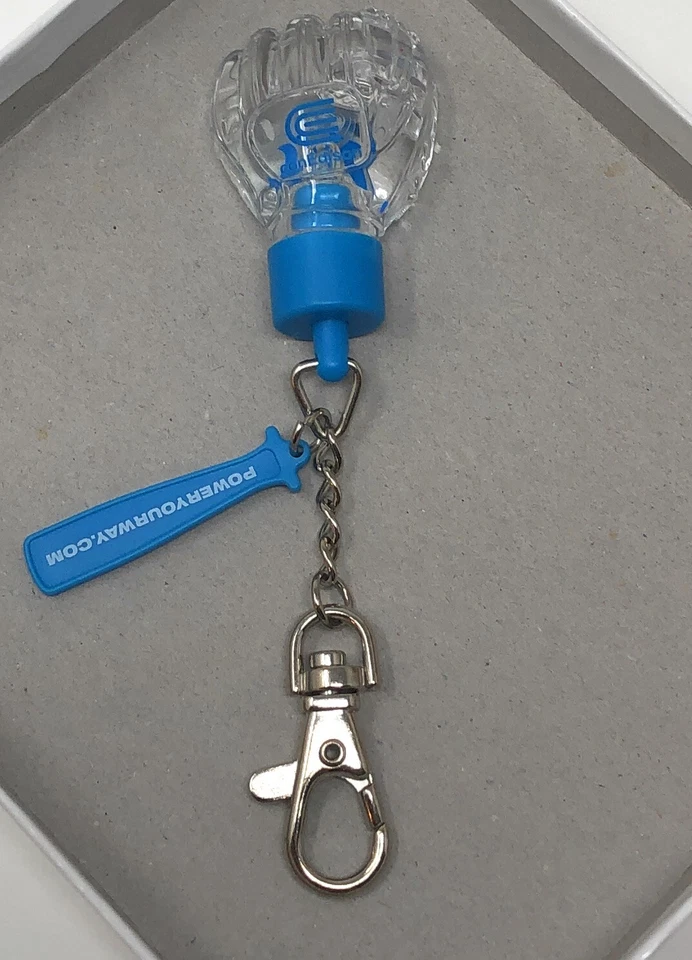 Vintage New York Yankees SGA Con Edison Glove Key Chain (Non-Working Light) - Image 3 of 4