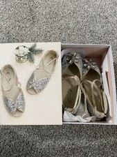 Little girls silver flats size 13