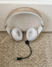 BEATS SOLO 2 Wireless Bluetooth Gold Model No. B0534 W/Charger & Case ~Excellent