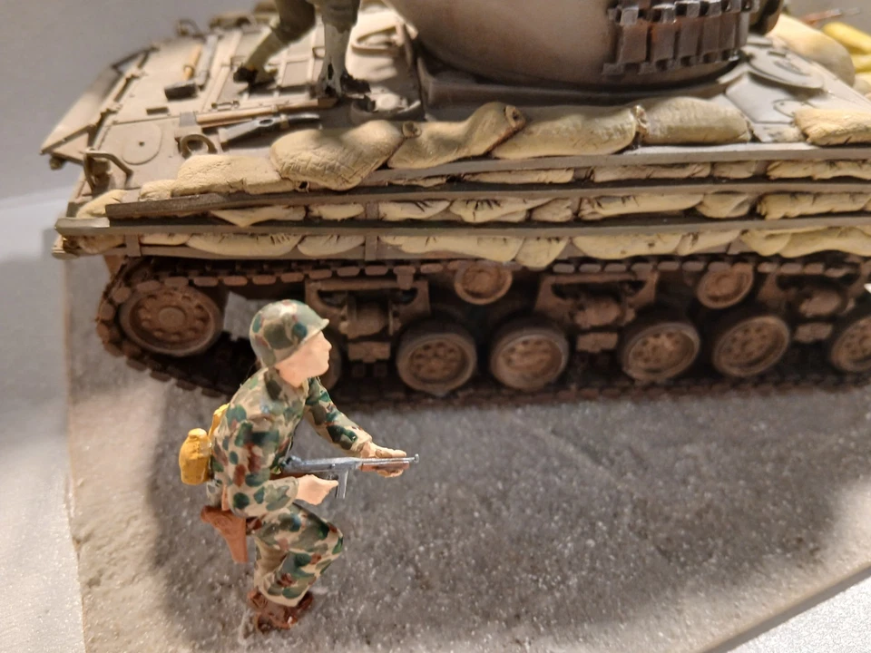 Diorama Armée Americaine Avec Char Sherman 1/35 - Photo 3/4