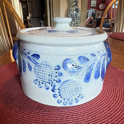 Beige & Blue Glossy Ceramic Pottery Lidded Jar Crock w/ Handles, Round