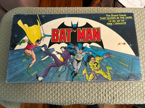 Vintage Batman Glows in the Dark boardgame; Bates Games 1988; complete game