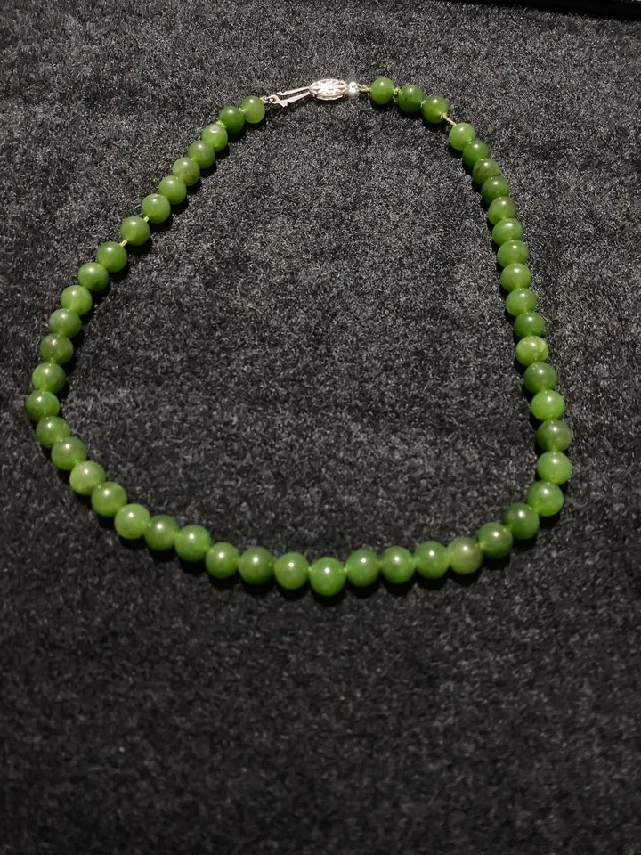 Collana Vintage In Giada Verde Naturale - Con chiusura in Argento 800 - Immagine 4 di 4
