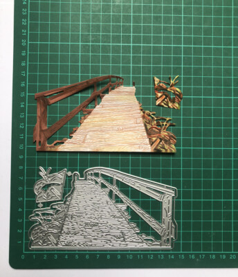3-teiliges dekoratives Stanzenset ''The Boardwalk'' - größte Stanze Maße 14 x 7,7 cm