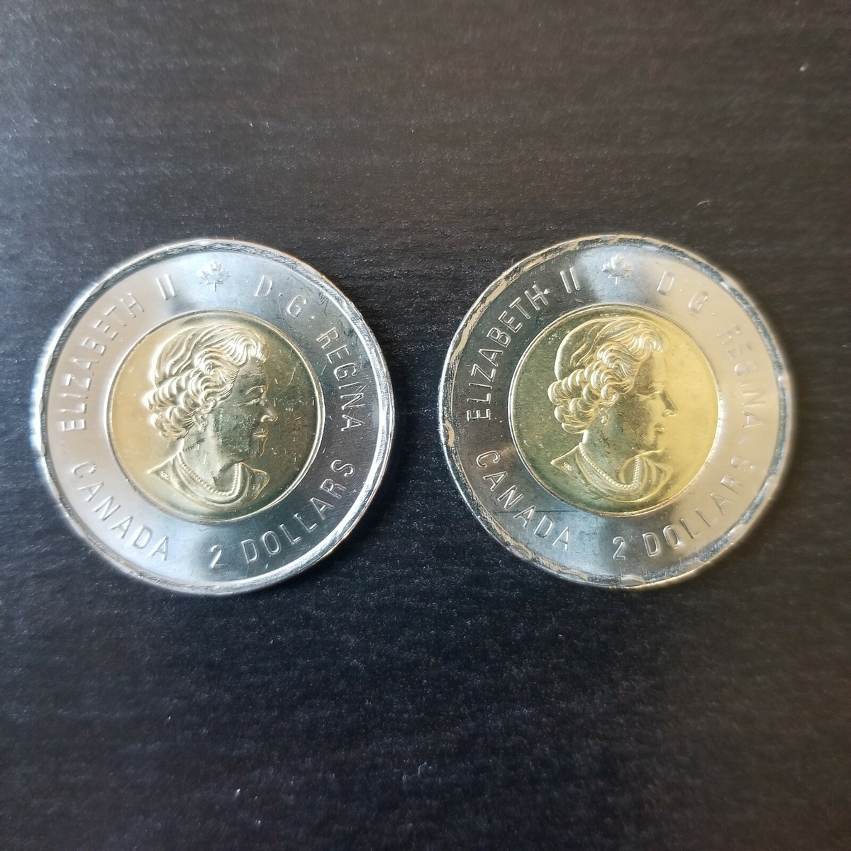 Doller yen won キャップ　dyw 2019 Canada Dday $2 Toonie w green helmet - WWI end -- from roll