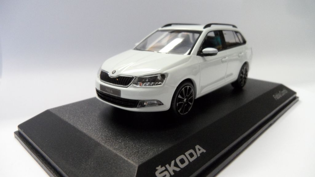 Škoda Fabia ③ ミニカー 9台セット 1/72 Škoda Fabia ③ ミニカー 9台セット 1/72 Škoda Fabia ③