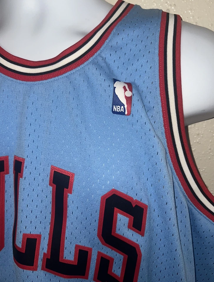 Mitchell & Ness XL Scottie Pippen NBA Reload 2.0 Swingman Jersey Bulls 1995-96 - Image 3 of 4