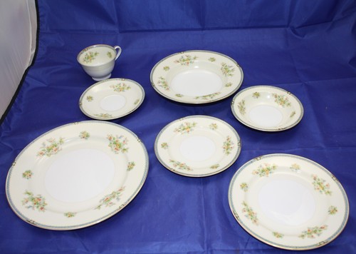 Rose RO67 Set of 7 Piece Place Setting Dinner, Salad, Bread, Bowls Cup & Saucer - Picture 2 of 11