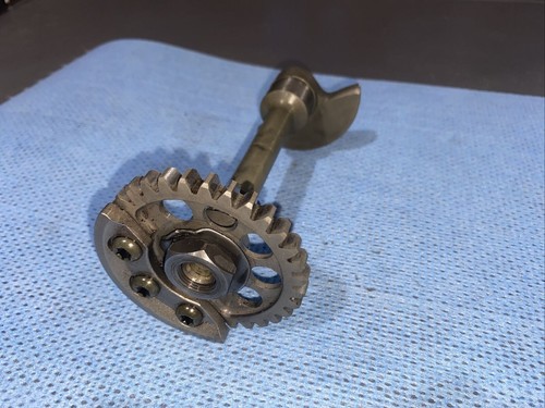 1999 YAMAHA WR 400F COUNTER BALANCER SHAFT GEAR WEIGHT 1998-2002 WR YZ 400 426 F - Picture 2 of 5
