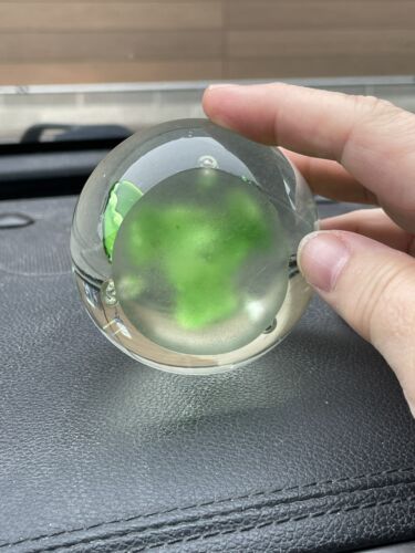 Paperweight clear globe with green flower Glass - Picture 3 of 5