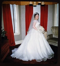 Bride in wedding dress- 1960s WEDDING - Stereo Realist 3D slide Kodachrome #1232