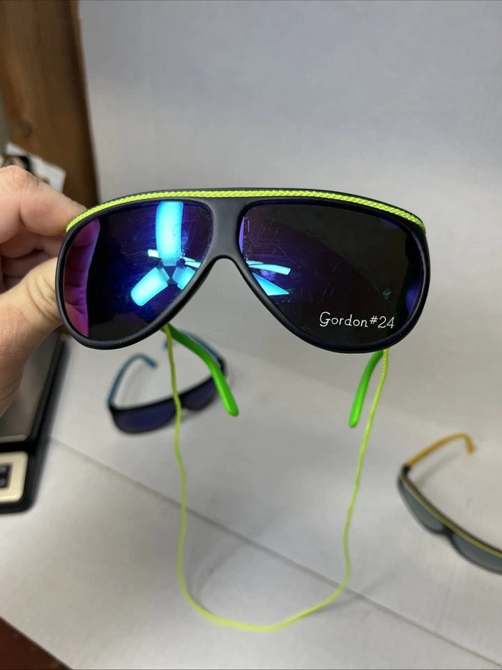 Gafas de sol vintage Jeff Gordon #24 cuerda verde neón y #43 The King Richard Petty Foto 2 de 4