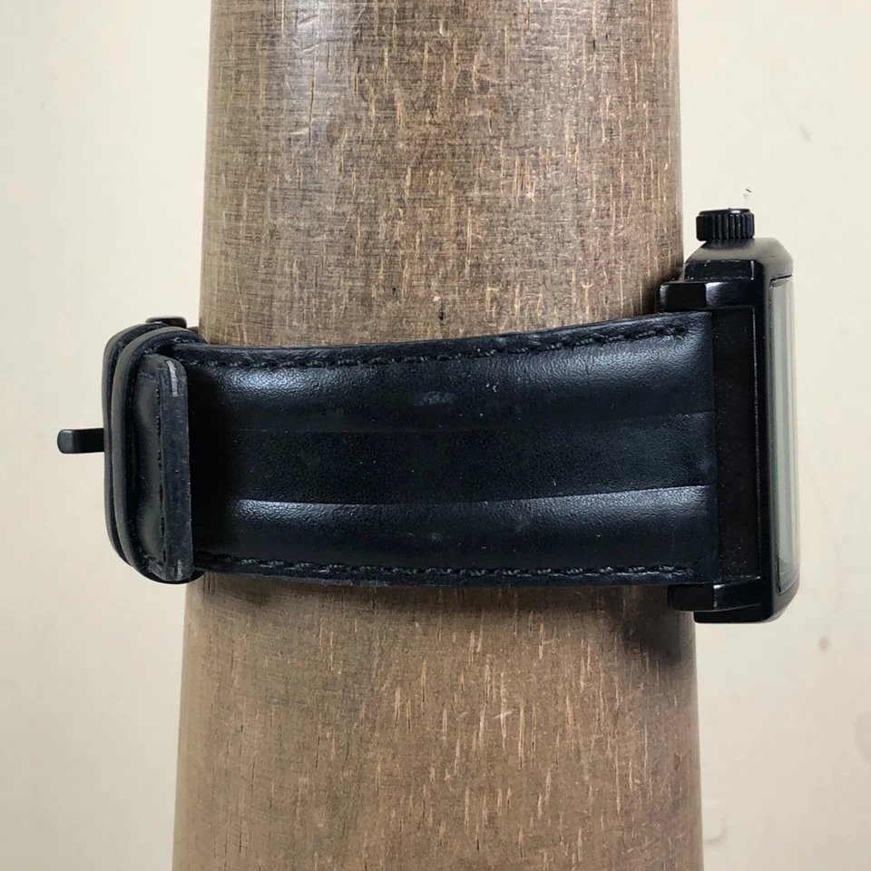 Мужские кварцевые аналоговые часы Claiborne CLM1037 Dress черная кожа квадрат 42 мм 7 1/2 дюйма - Изображение 3 из 4