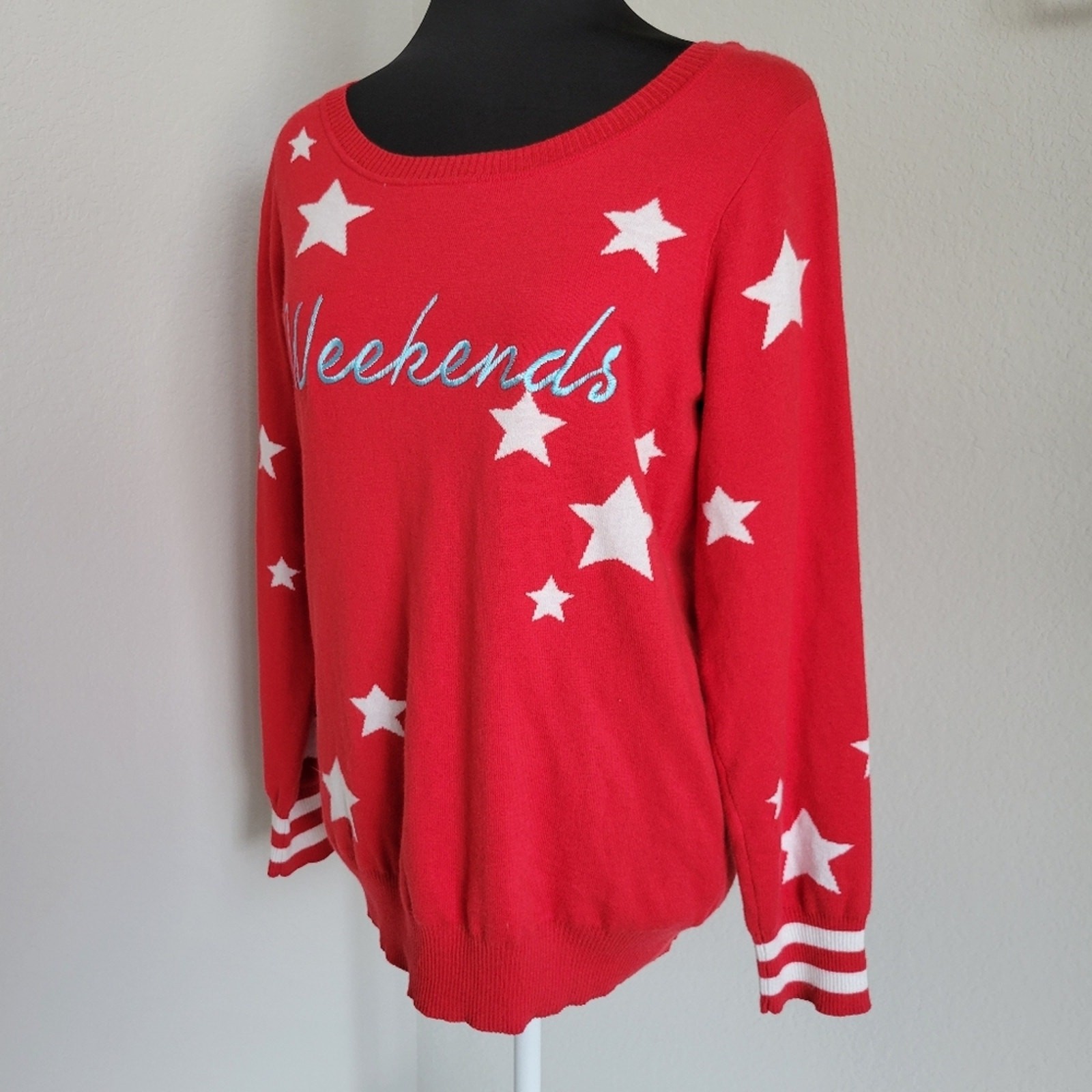 Chaser Weekends Script Red Sweater with Stars Med… - image 2