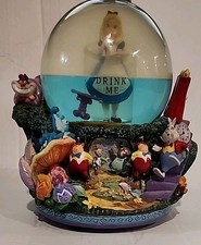 Vintage Disney Alice In Wonderland Musical Snow Globe -Excellent Condition Rare