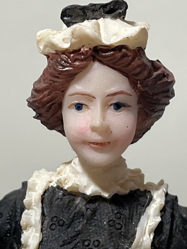 Vintage casa delle bambole miniatura bambola vittoriana cameriera servizio tè 1:12 resina - Foto 9 di 15