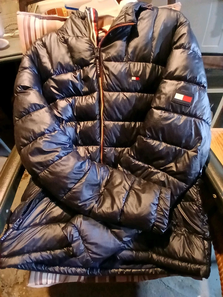 Abrigo de invierno Tommy Hilfiger para hombre con capucha de piel sintética talla L Foto 4 de 4