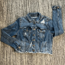Maurices Women’s Size Large Jean Jacket Blue Medium Wash Denim Classic Style